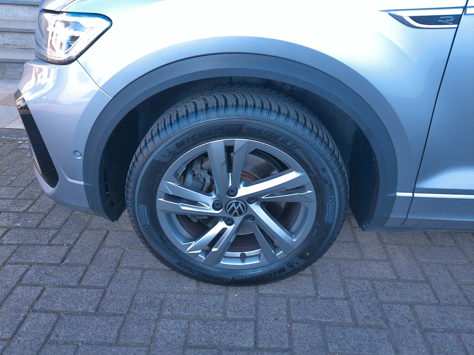 Volkswagen T-Roc 2.0 TDI DSG R-Line - Samsaru's Car Outlet