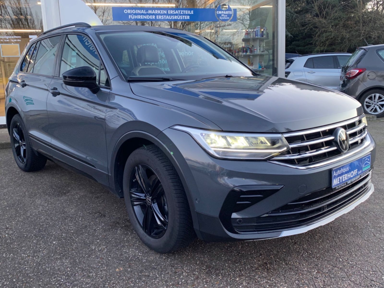 Volkswagen Tiguan Life 2.0 TDI 4Motion - Samsaru's Car Outlet