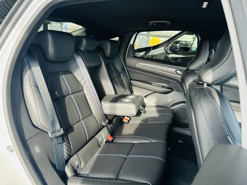 Renault Arkana ESPRIT ALPINE Full Hybrid - Samsaru's Car Outlet