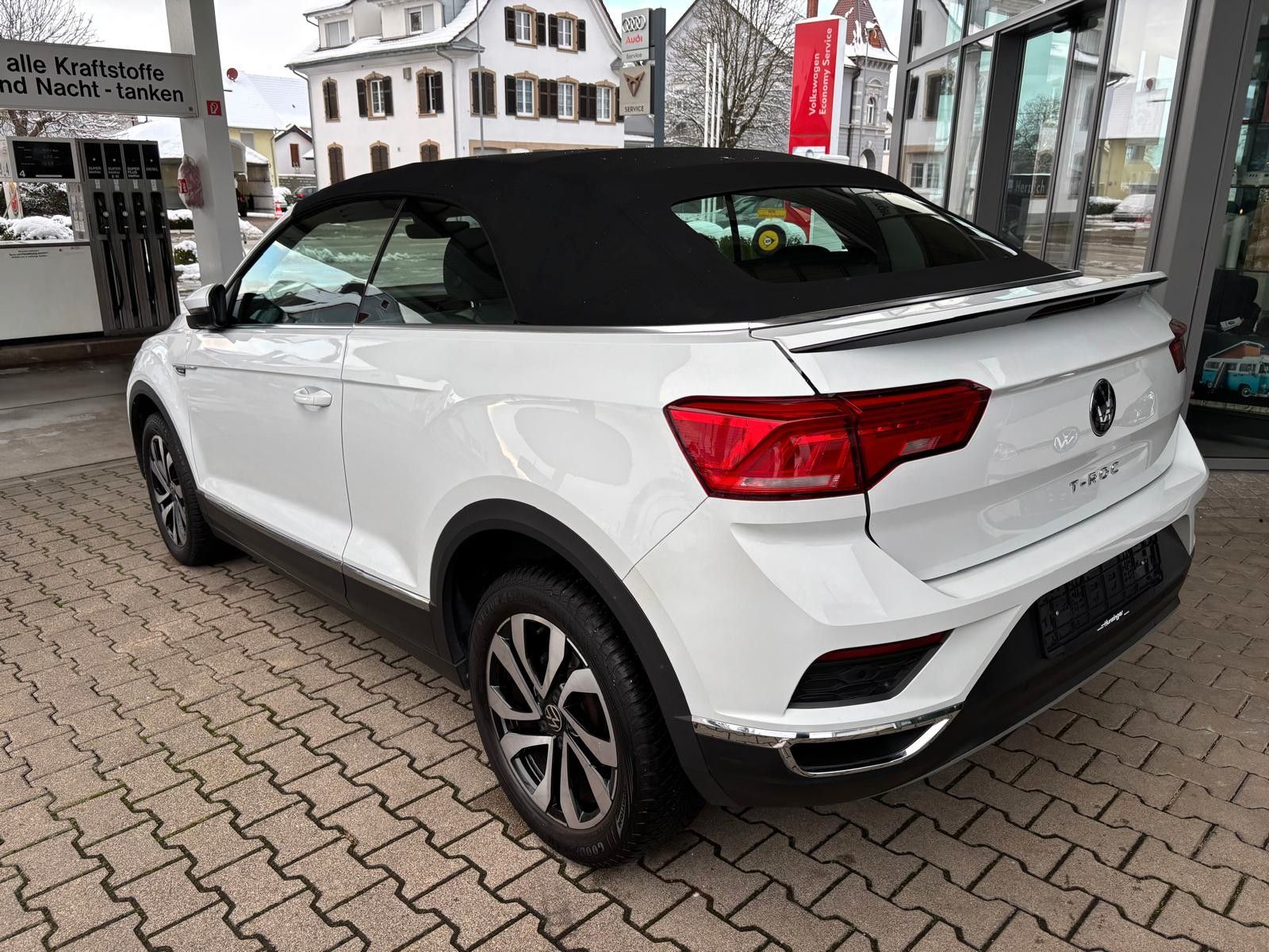 Volkswagen T-Roc Active 1.5 TSI DSG - Samsaru's Car Outlet