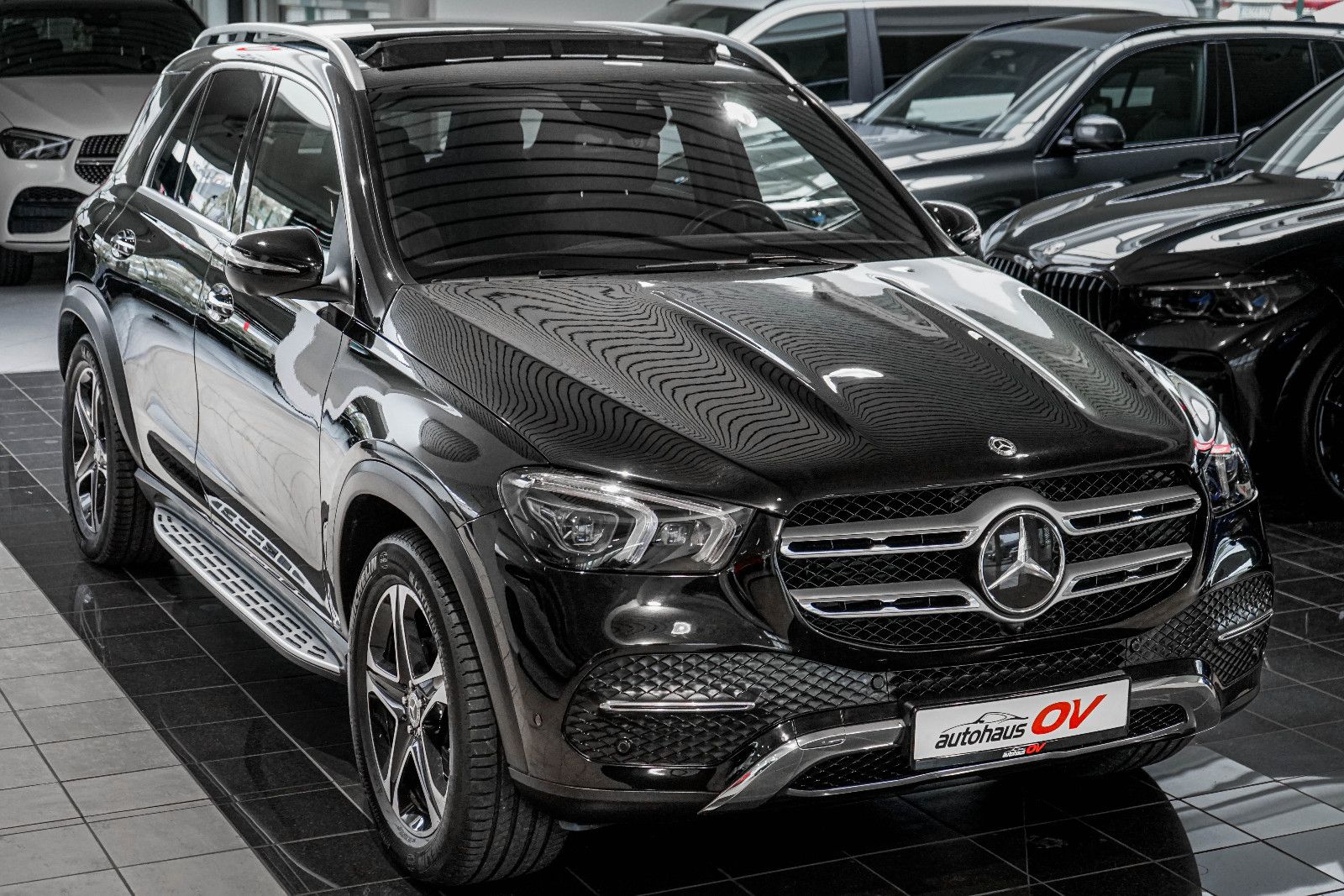 Mercedes-Benz GLE 300d 4M*Exclusive*3xTV*360*Distr*Pano*7xSitz