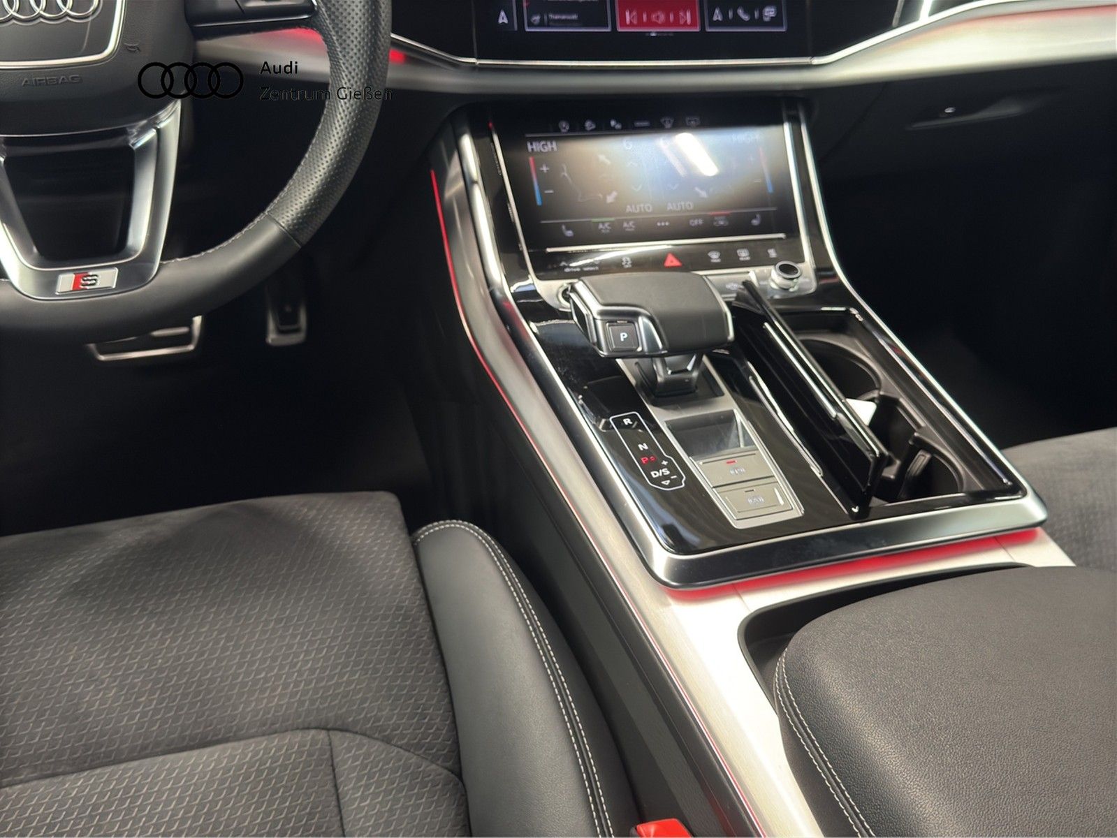 Audi Q8 50 TDI quattro S line Black HuD Matrix AHK St