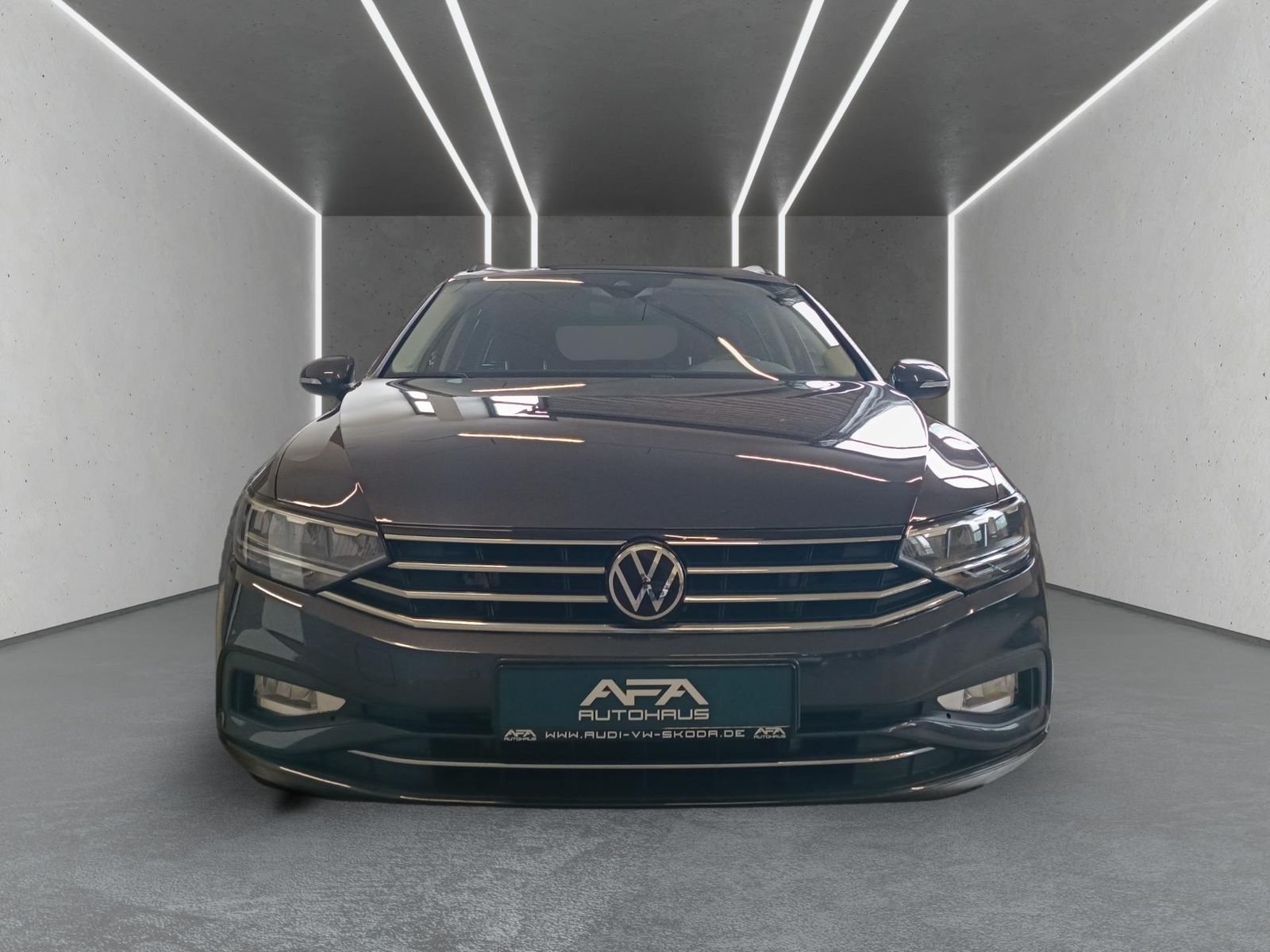 Volkswagen Passat Var. 1.5 TSI Business DSG - Samsaru's Car Outlet