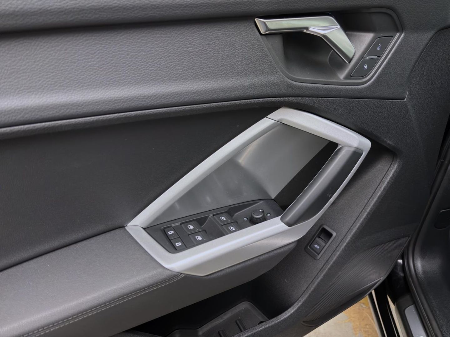 Audi Q3 40 TDI Q ADVANCED - Samsaru's Car Outlet