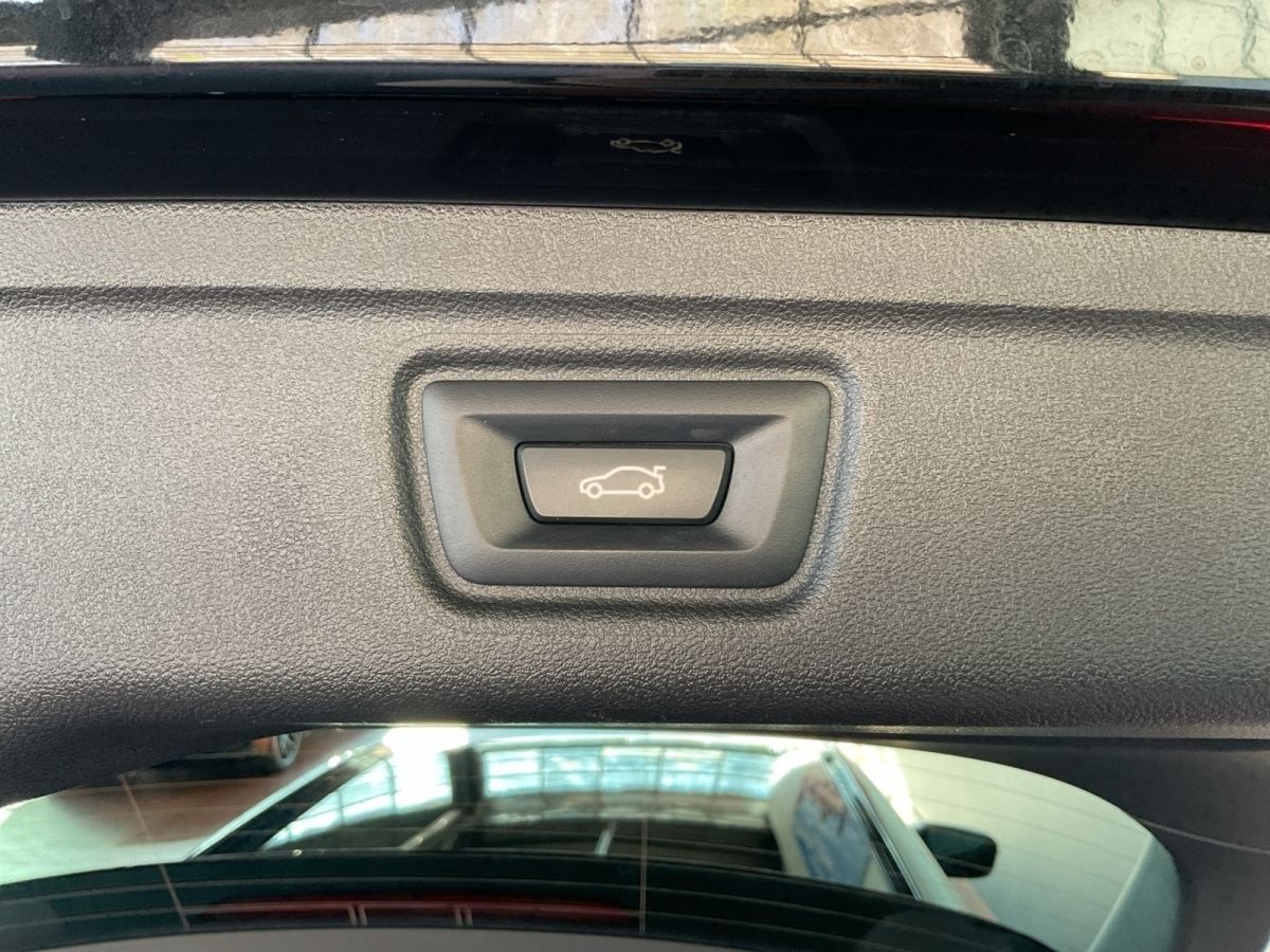 BMW 320d Touring xDrive M-Sport - Samsaru's Car Outlet