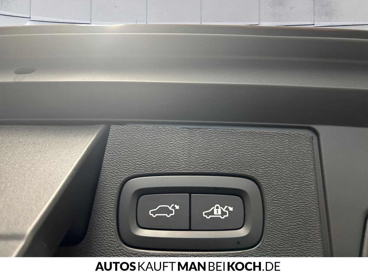 Volvo XC60 B5 AWD PlusDark ACC BLIS AHK VLED 4xSHz H&K