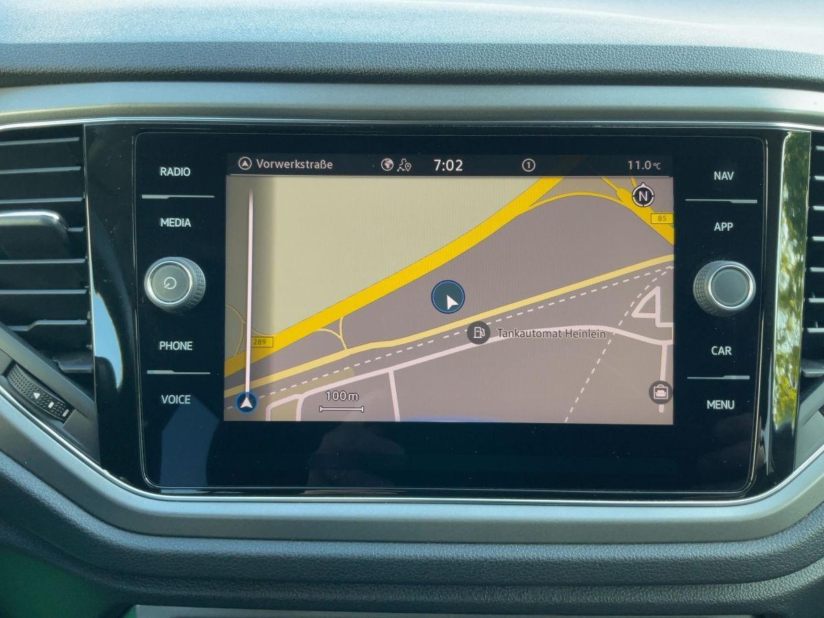 Volkswagen T-Roc 1.5 TSI STYLE - Samsaru's Car Outlet