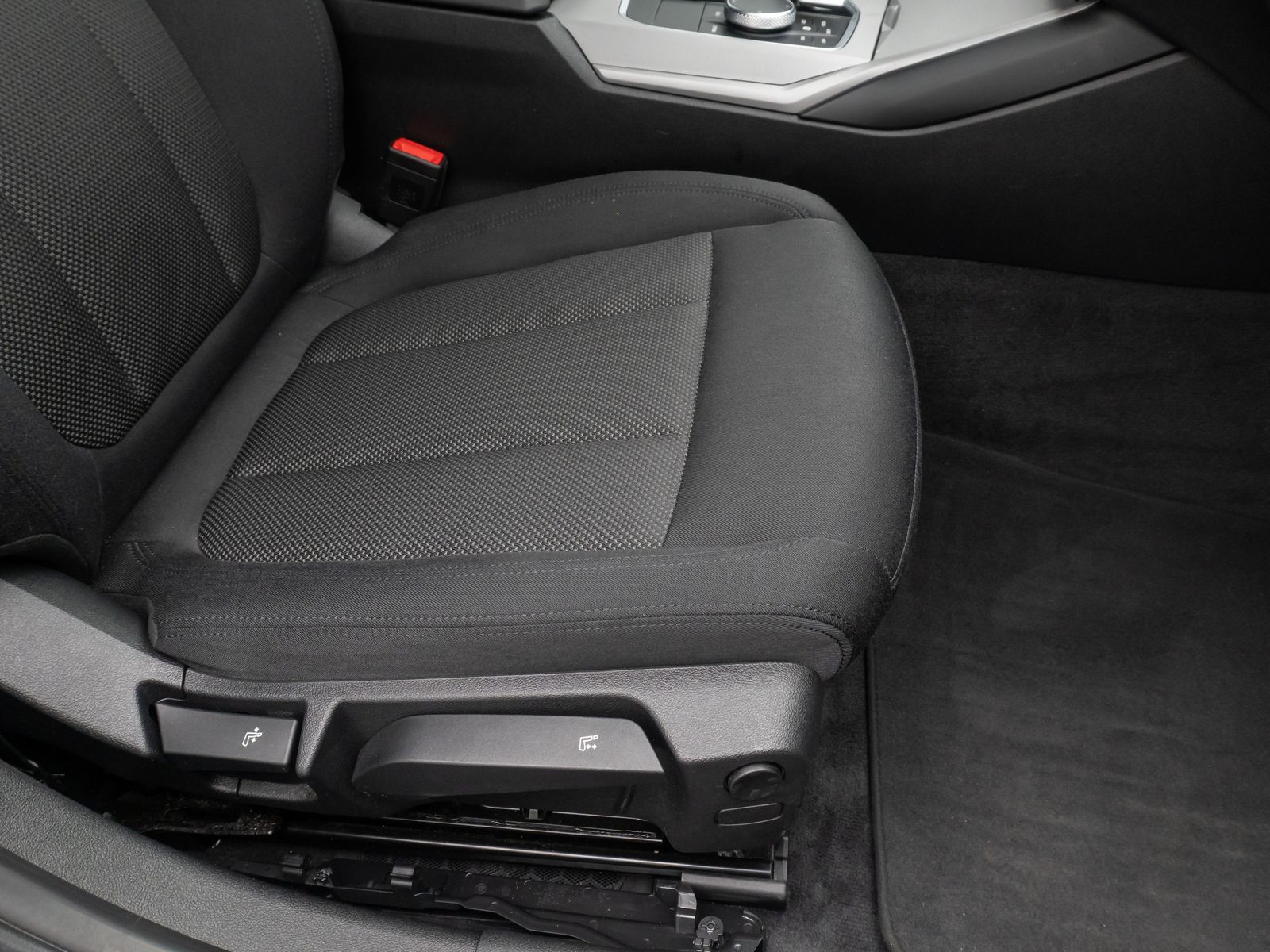 BMW 330e xD - Samsaru's Car Outlet
