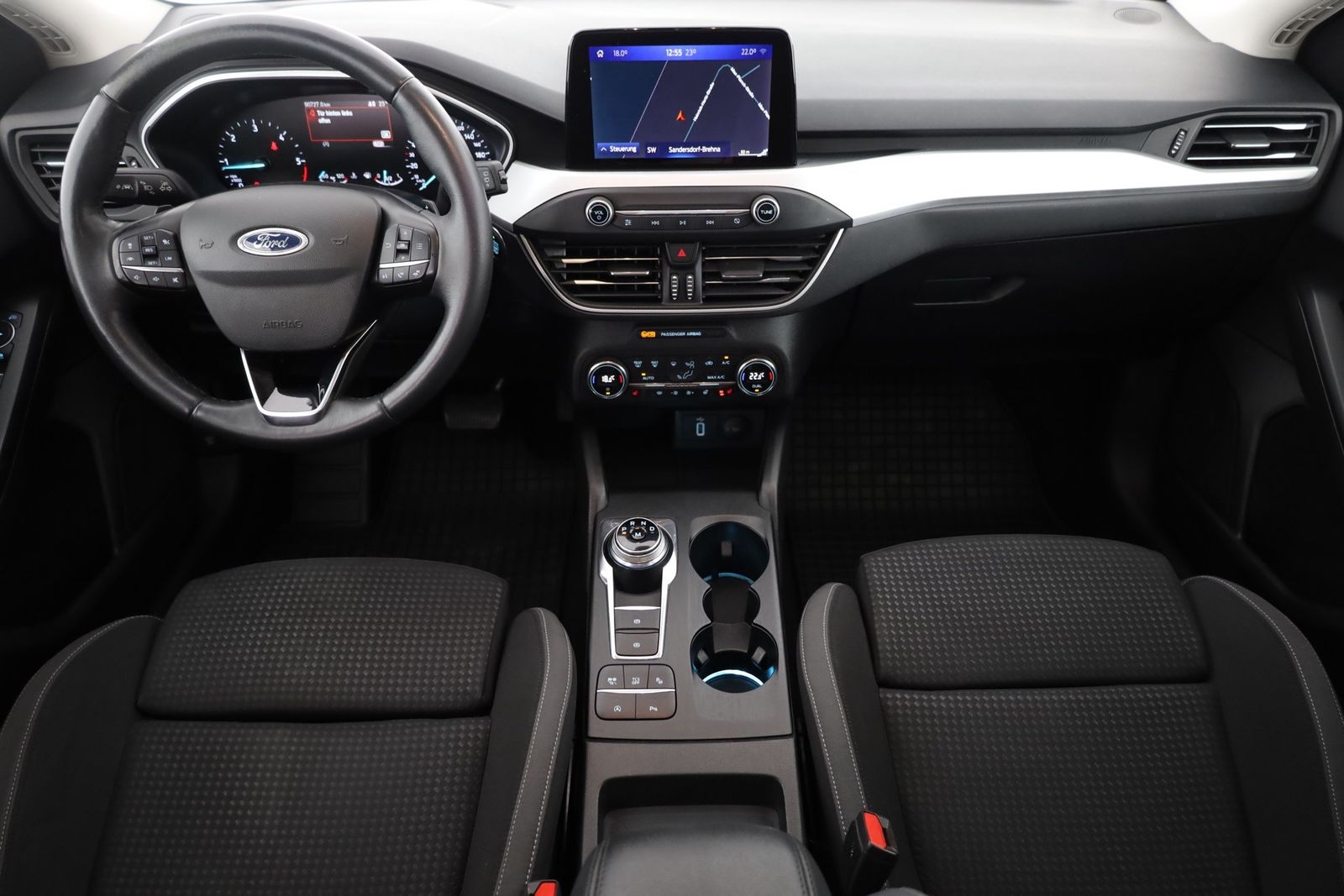 Ford Focus Turnier 2.0 EcoBlue Aut. - Samsaru's Car Outlet