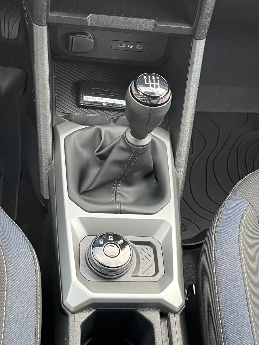 Dacia Duster TCe 130 4x4 Journey - Samsaru's Car Outlet