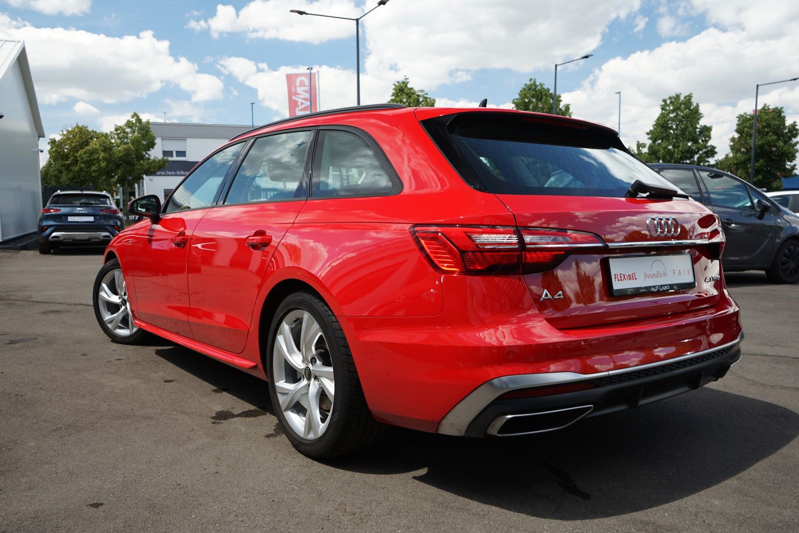 Audi A4 Avant 40 TFSI S line - Samsaru's Car Outlet