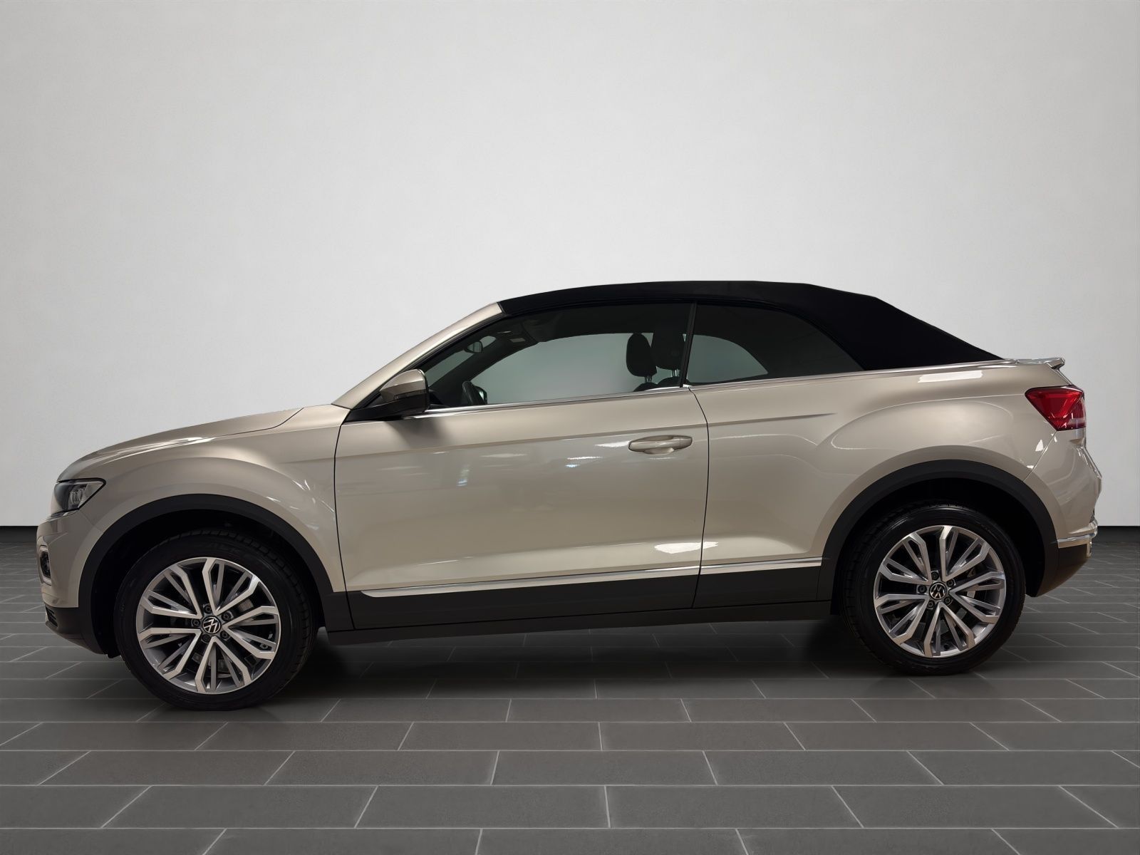 Volkswagen T-Roc Cabriolet 1.5 TSI Style - Samsaru's Car Outlet