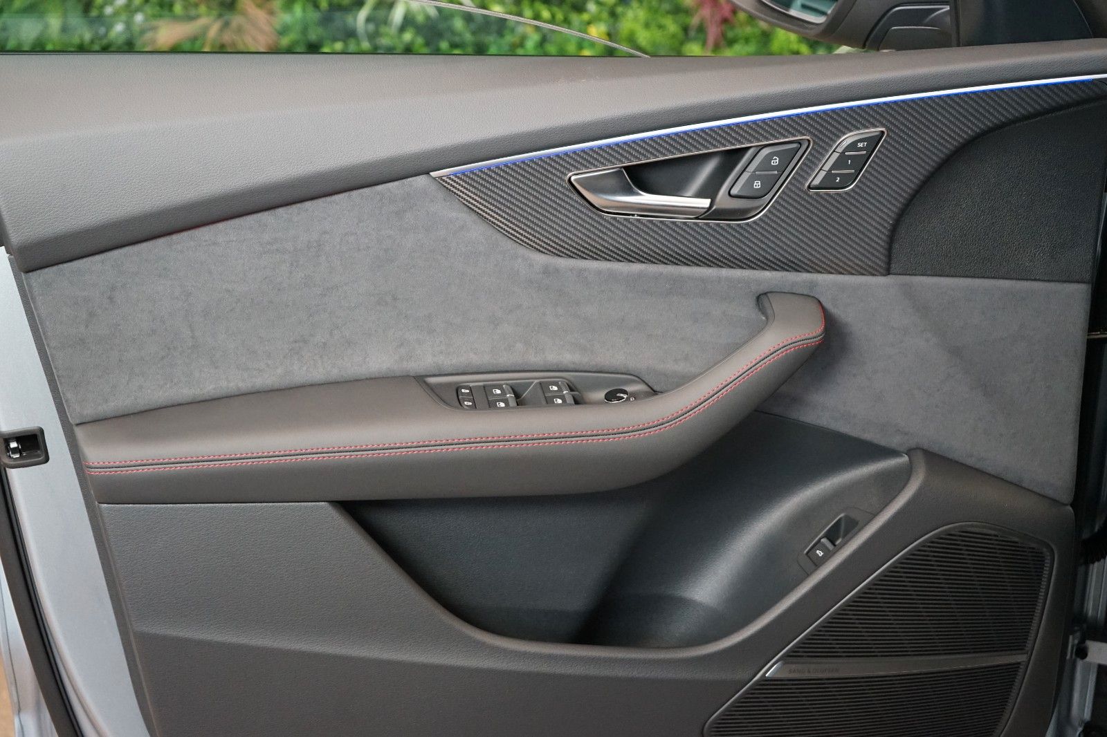 Audi Q8 50 TDI S-LINE - Samsaru's Car Outlet