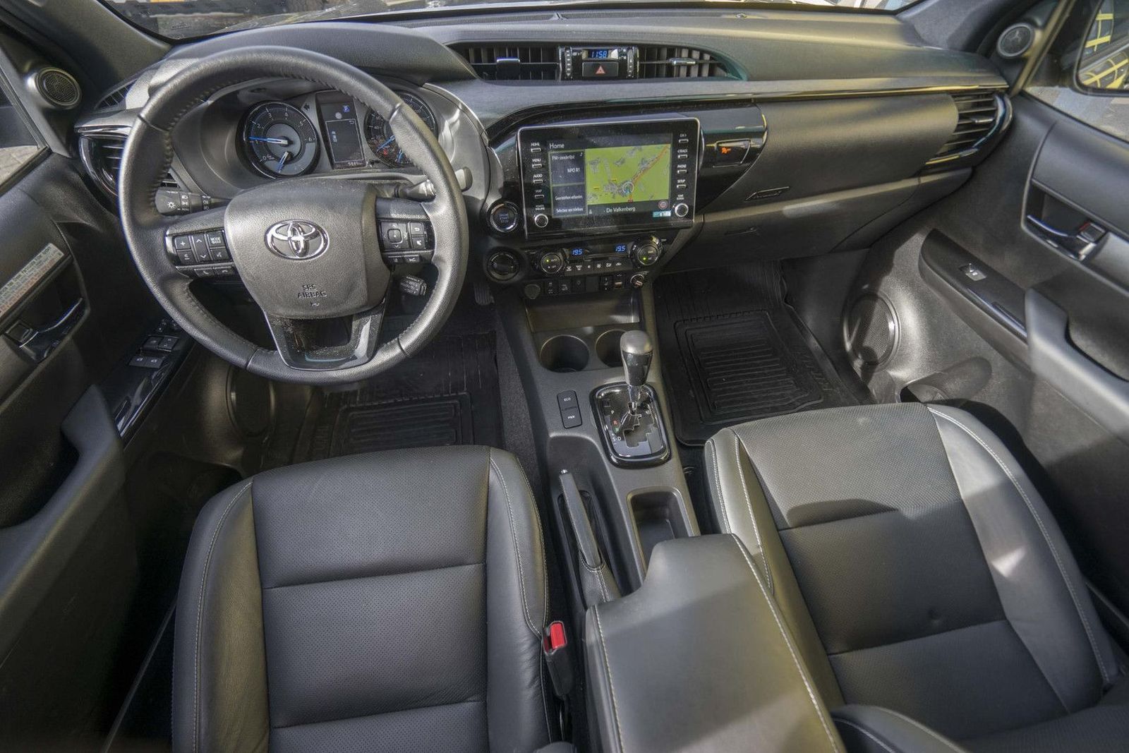Toyota Hilux 2.8 D-4D Xtra Cab Invincible