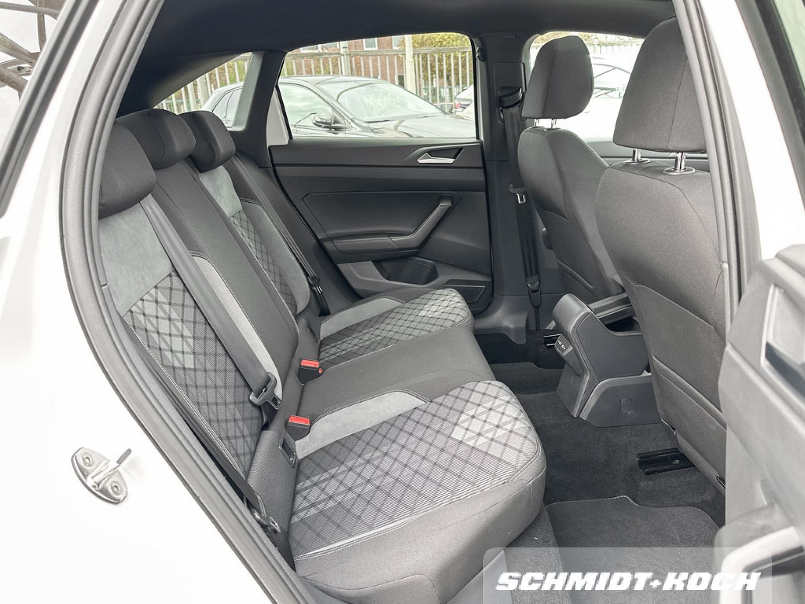 Volkswagen Taigo 1.0 TSI DSG R-Line - Samsaru's Car Outlet