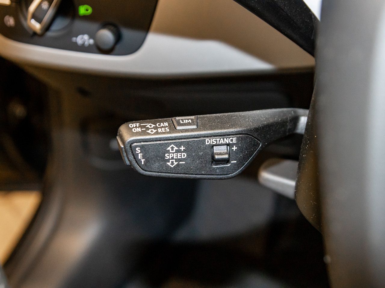 Audi A4 Avant 40 TFSI advanced - Samsaru's Car Outlet
