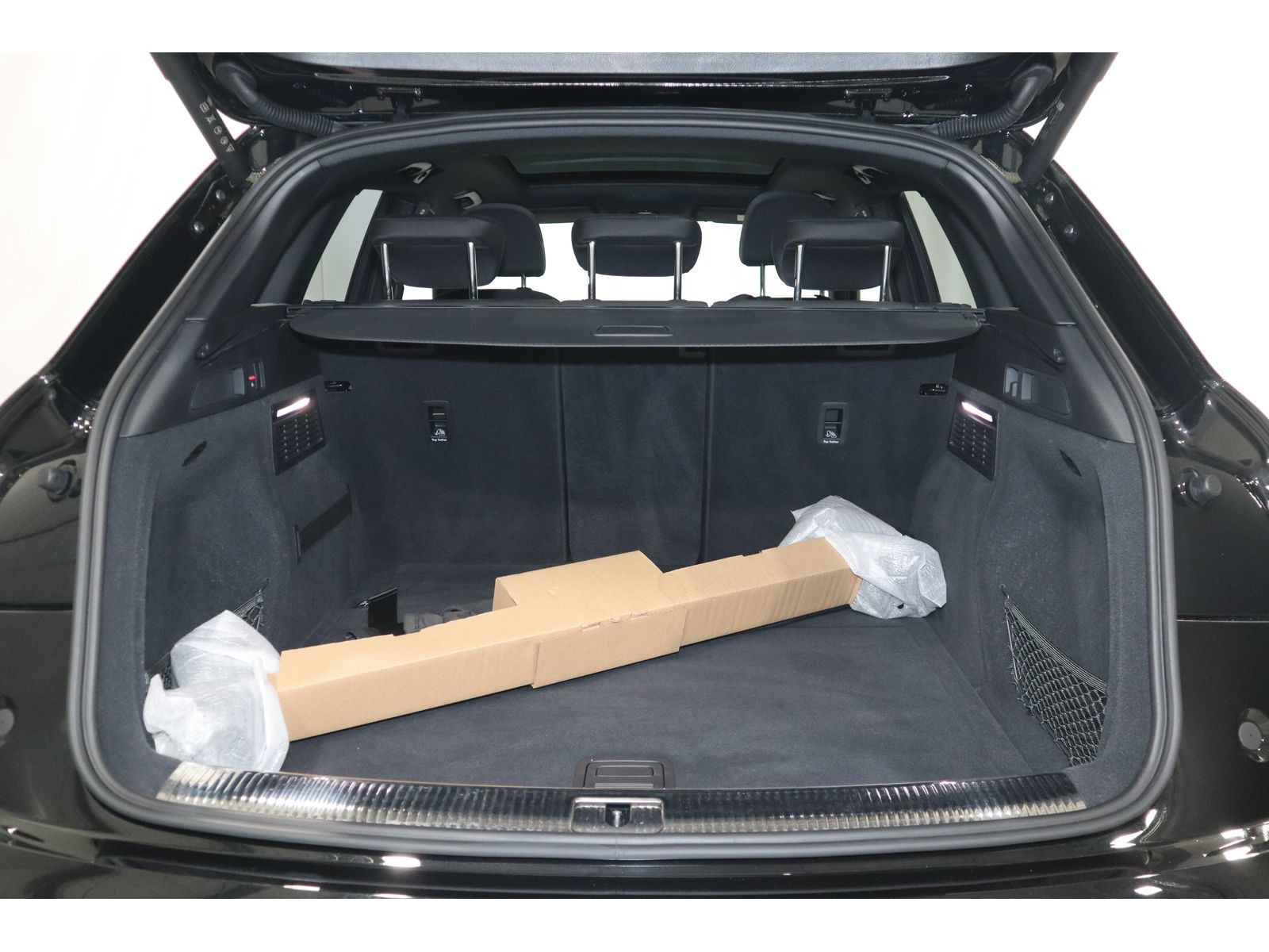 Audi Q5 40 TDI quattro S line - Samsaru's Car Outlet