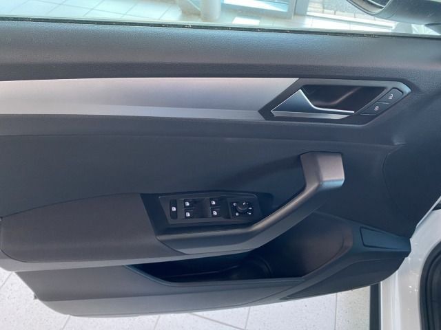 Volkswagen T-Roc Life 1.0 l TSI - Samsaru's Car Outlet