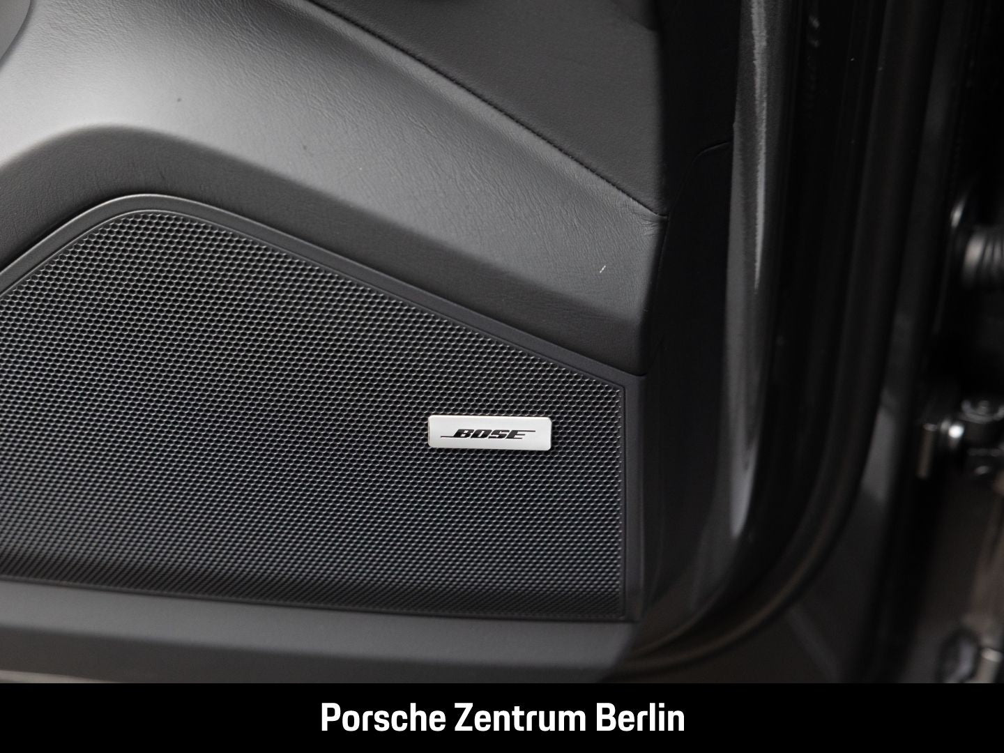 Porsche Cayenne HA-Lenkung InnoDrive Head-Up Sportabgas