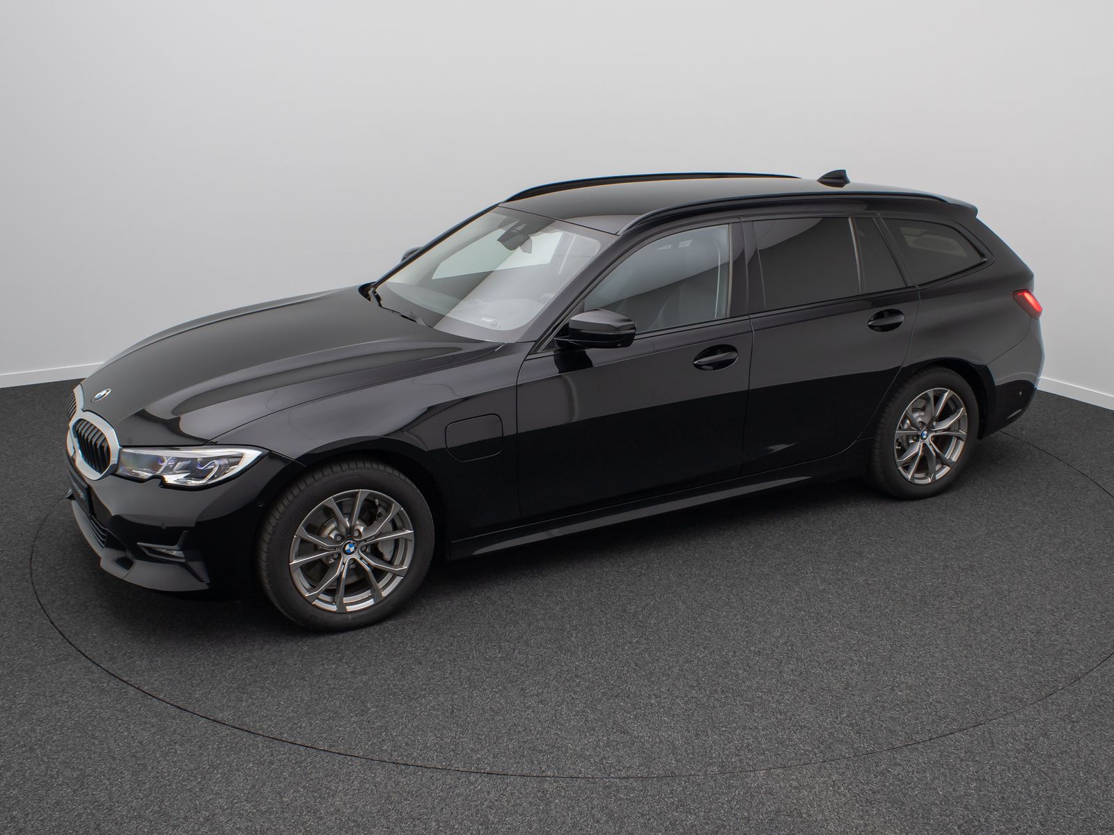 BMW 330e Sport Line - Samsaru's Car Outlet