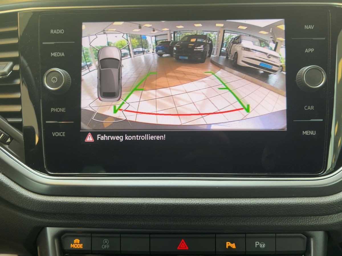 Volkswagen T-Roc 1.5 TSI DSG R-Line - Samsaru's Car Outlet