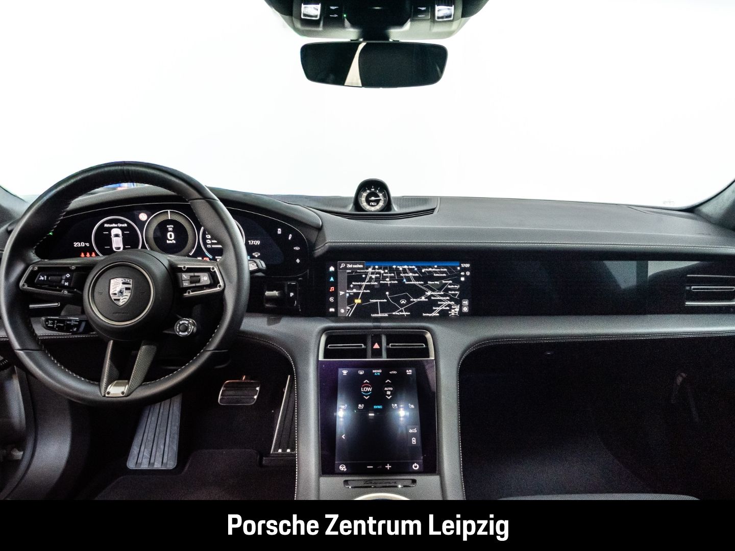 Porsche Taycan Turbo S Cross Turismo ActiveRide Burmeste