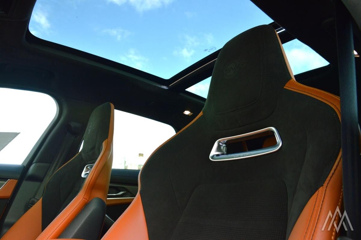 Jaguar F-Pace  SVR 575 PS  Panorama / Pixel LED