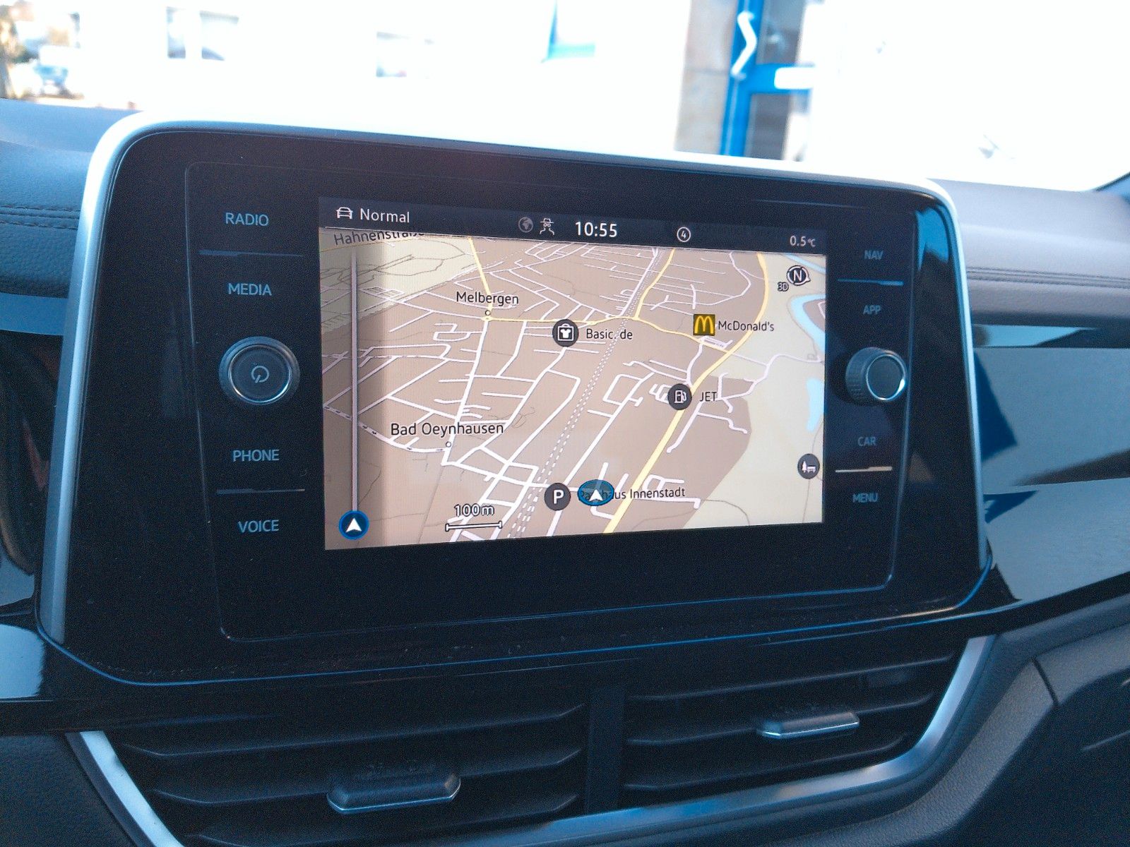 Volkswagen T-Roc 2.0 TDI DSG R-Line - Samsaru's Car Outlet