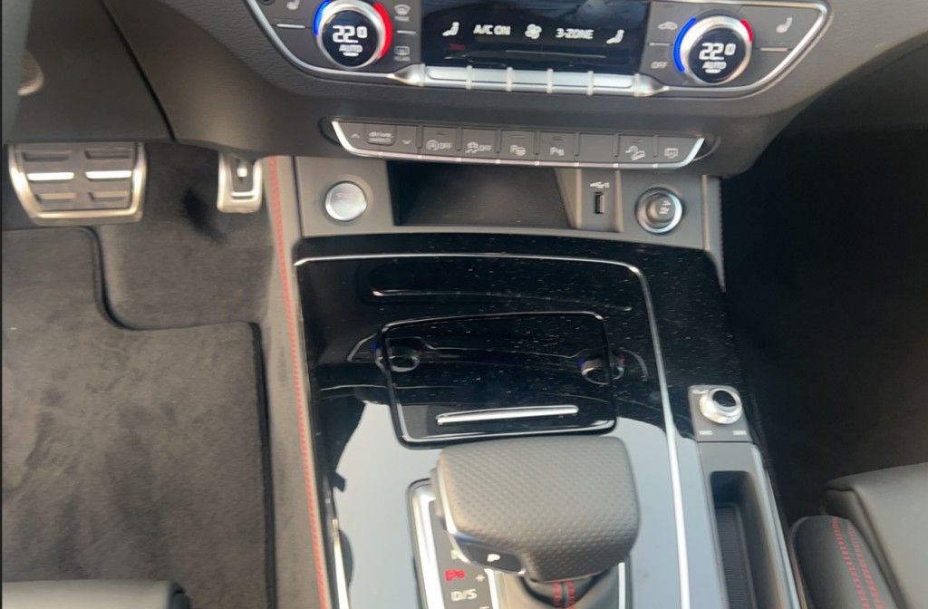 Audi Q5 40 TDI Sportback S line - Samsaru's Car Outlet