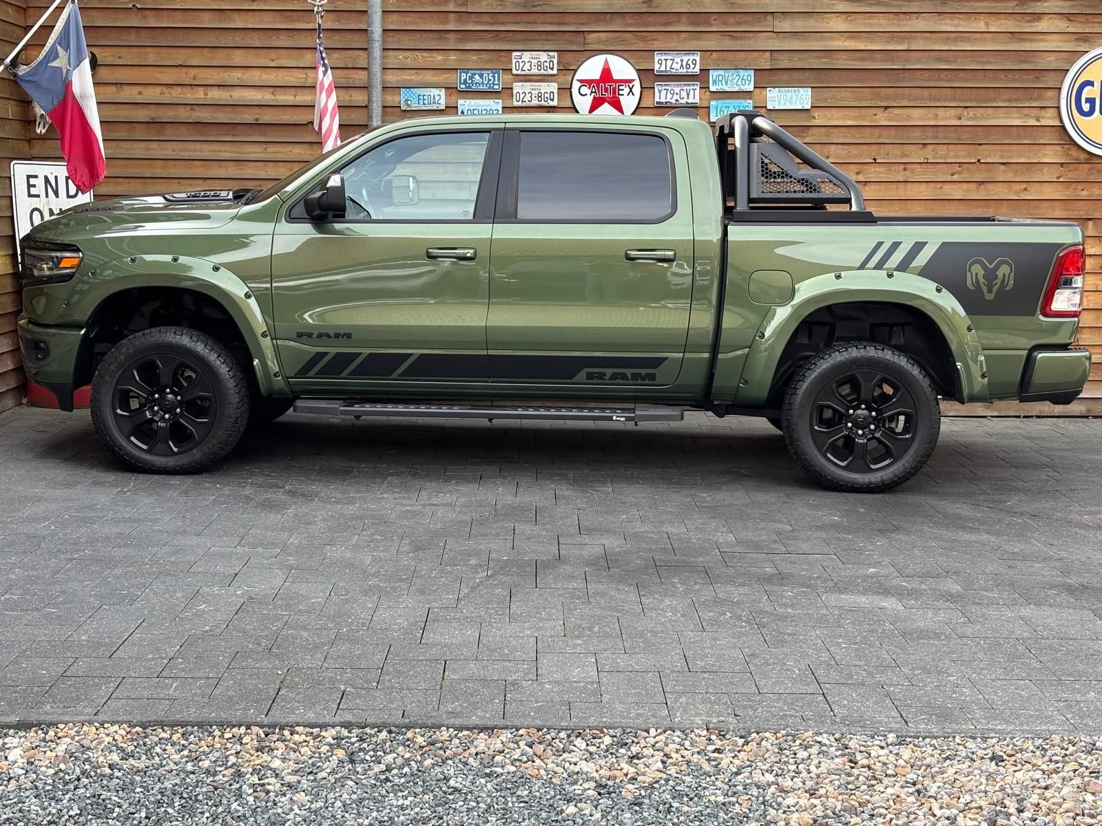 Dodge RAM 1500 5,7L BigHorn Crew Cab LED AHK 4x4