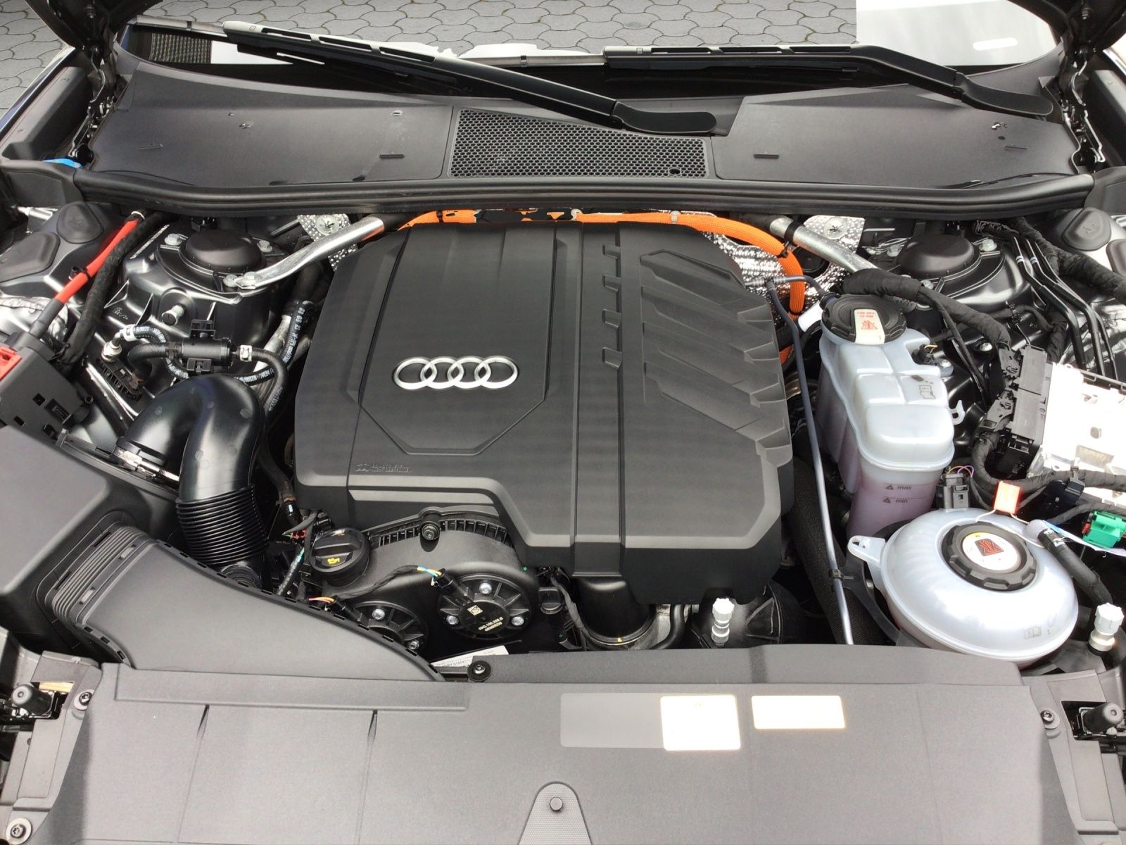 Audi A6 Avant 55 TFSIe quattro S-tronic - Samsaru's Car Outlet