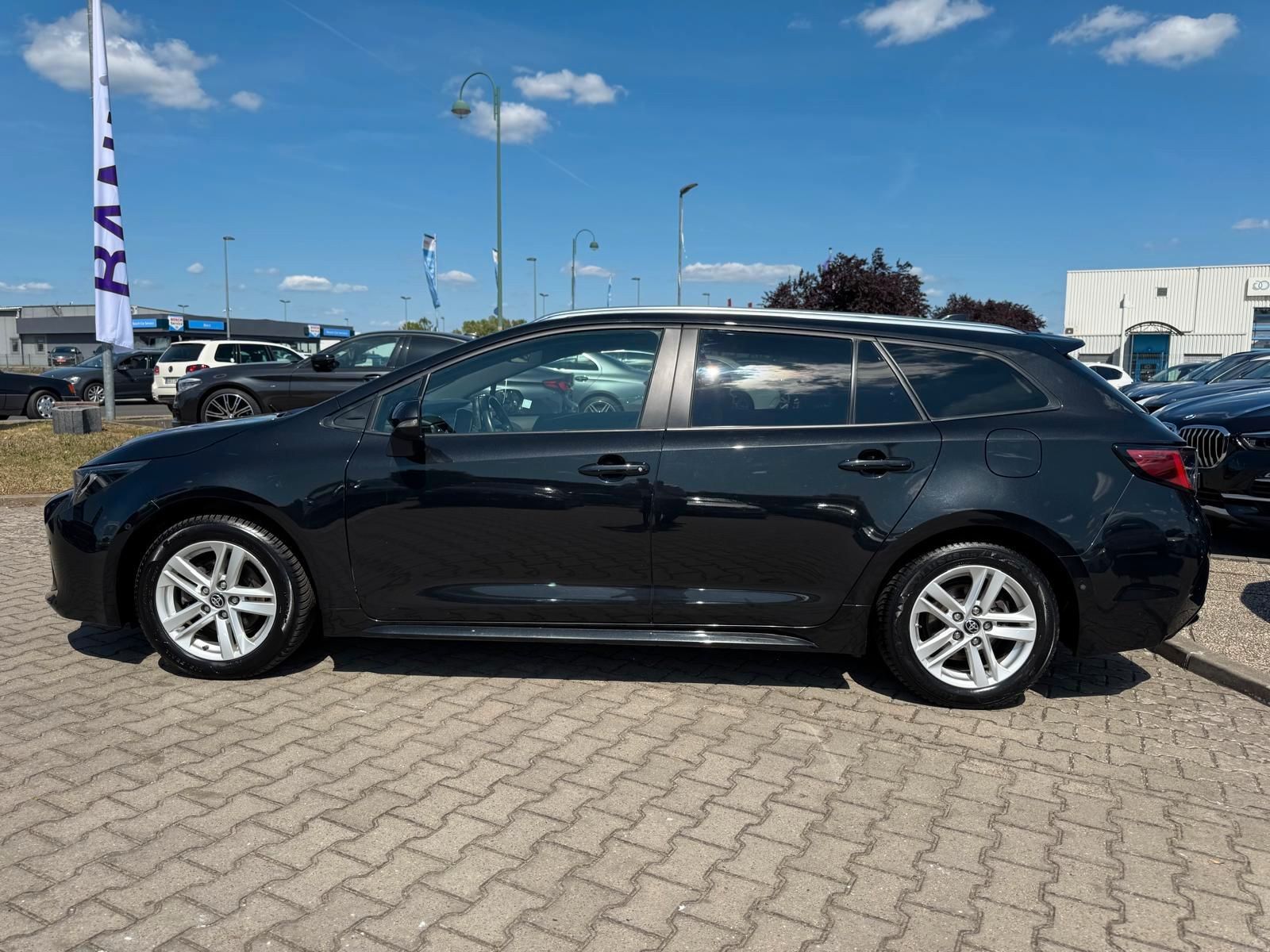 Toyota Corolla Touring Sports Hybrid Business Edition - Samsaru's Car Outlet