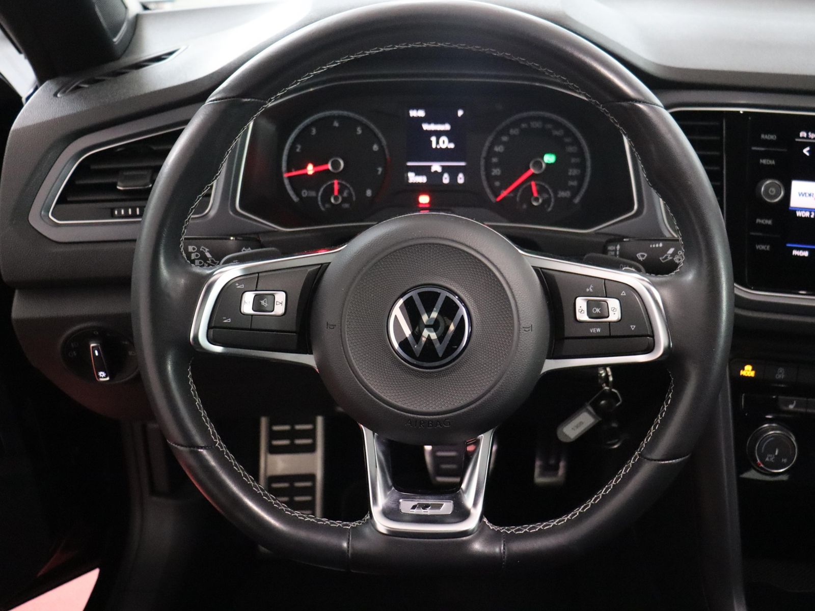 Volkswagen T-Roc R-Line 1.5TSI DSG - Samsaru's Car Outlet