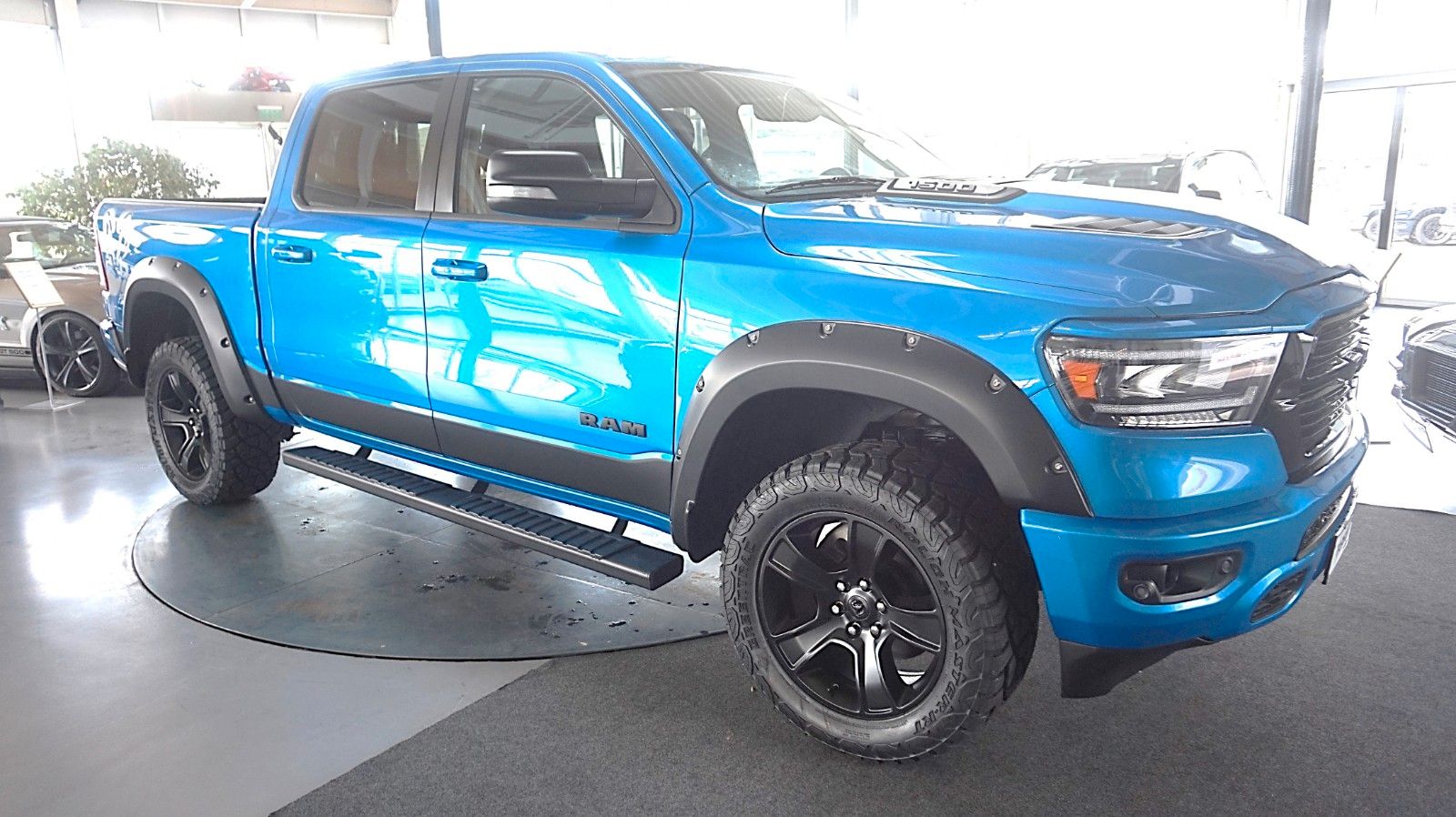 Dodge RAM 1500 HEMI 5.7l Crew-Cab*4x4*Navi*Alu20*AHK