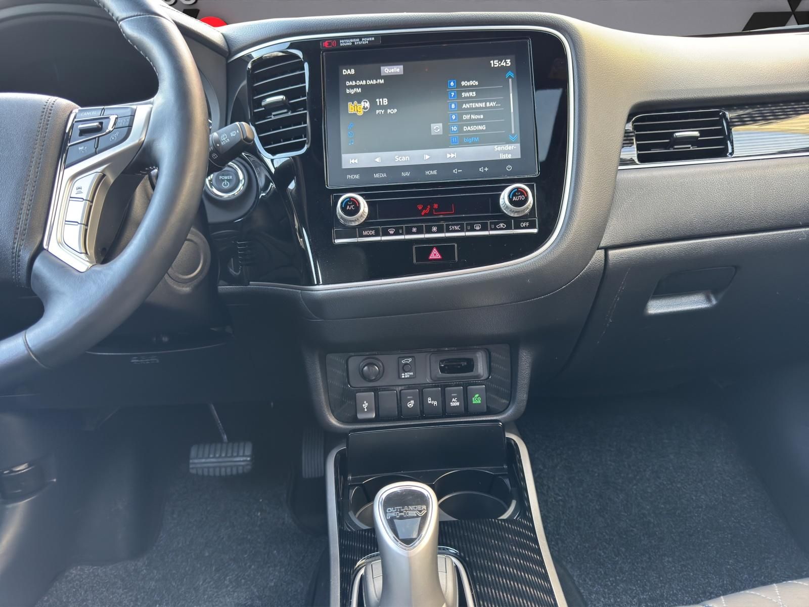 Mitsubishi Outlander 2.4 4WD Plug-In Hybrid Top *Navi*