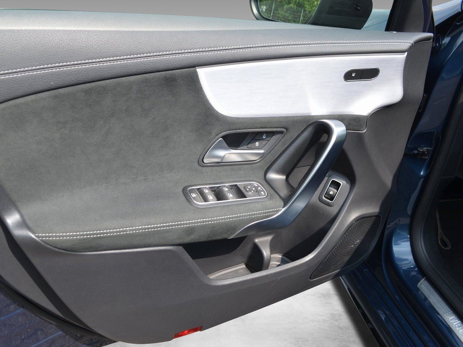 Mercedes-Benz e HYBR EDITION 2020 AMG - Samsaru's Car Outlet