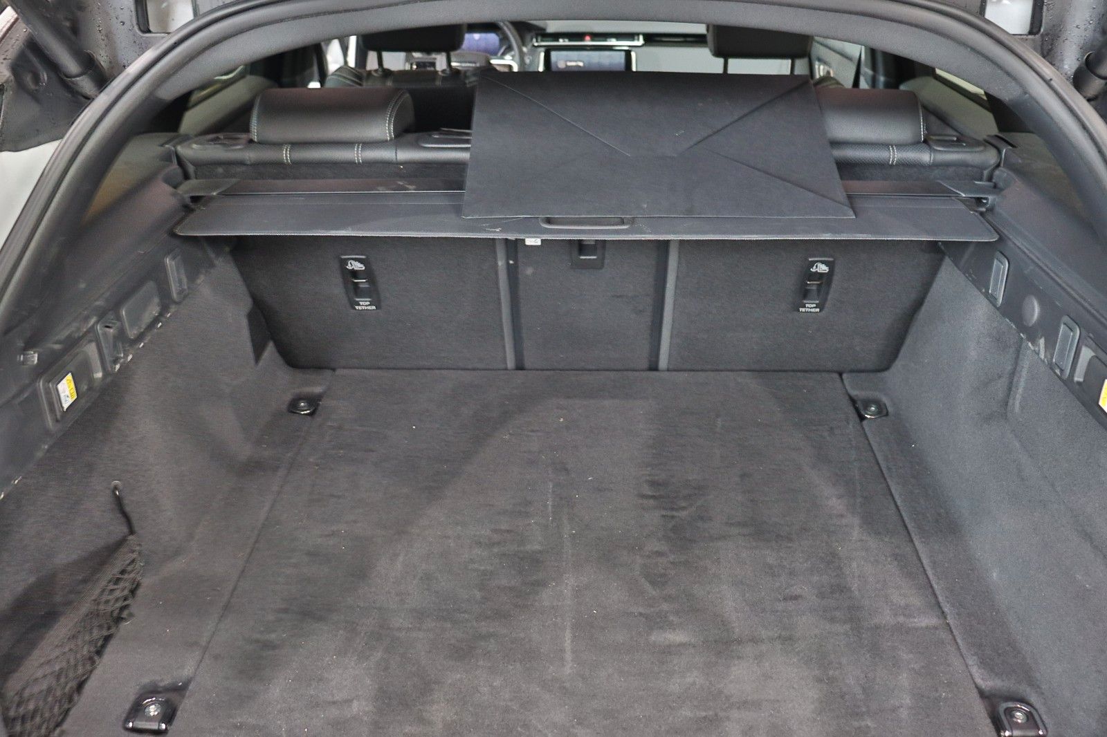 Range Rover Velar 300 R-Dynamic SE - Samsaru's Car Outlet