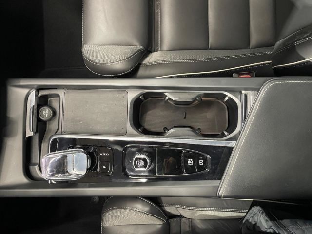 Volvo XC60 B4 D AWD Plus Dark - Panorama Harman/Kardon