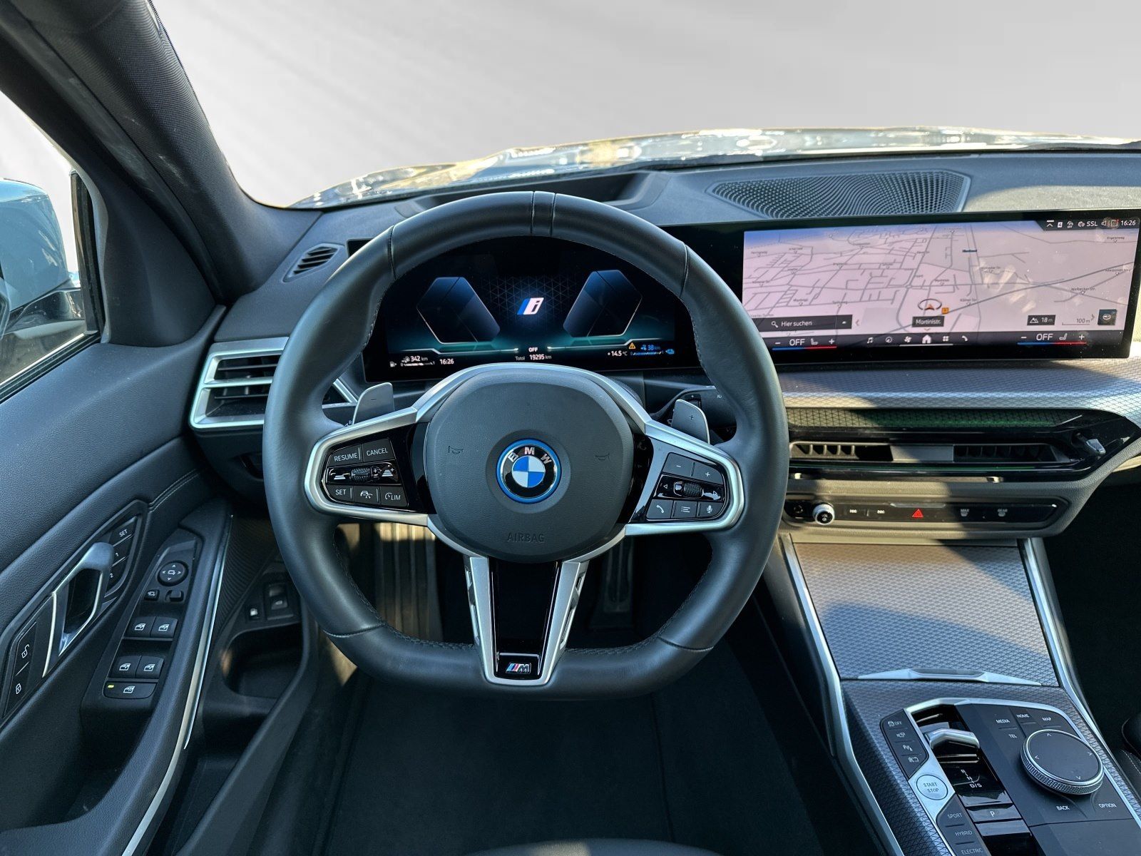 BMW 330e xDrive M Sport|Head-Up|Stop&Go|PA+|DA
