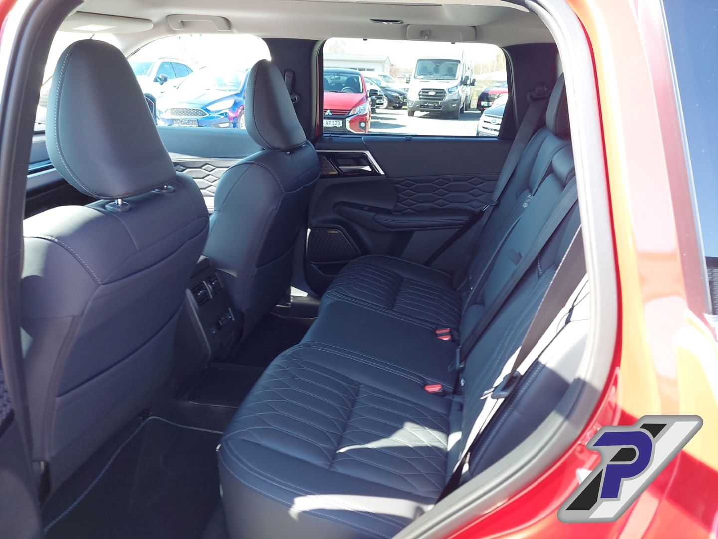 Mitsubishi Outlander TOP LEDER Allrad YAMAHA Sound LED Kame