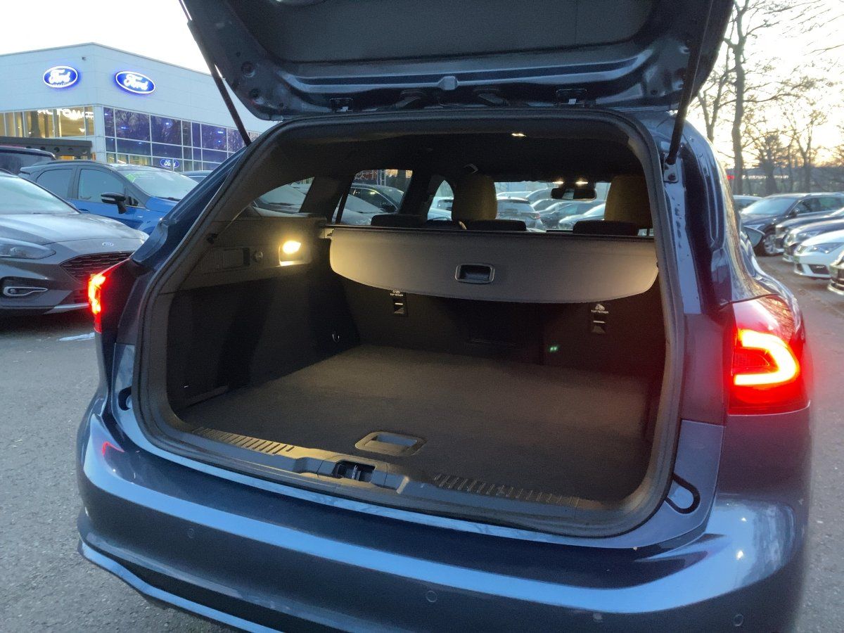 Ford Focus Turnier ST-Line X | Autom. | AHK | Kamera