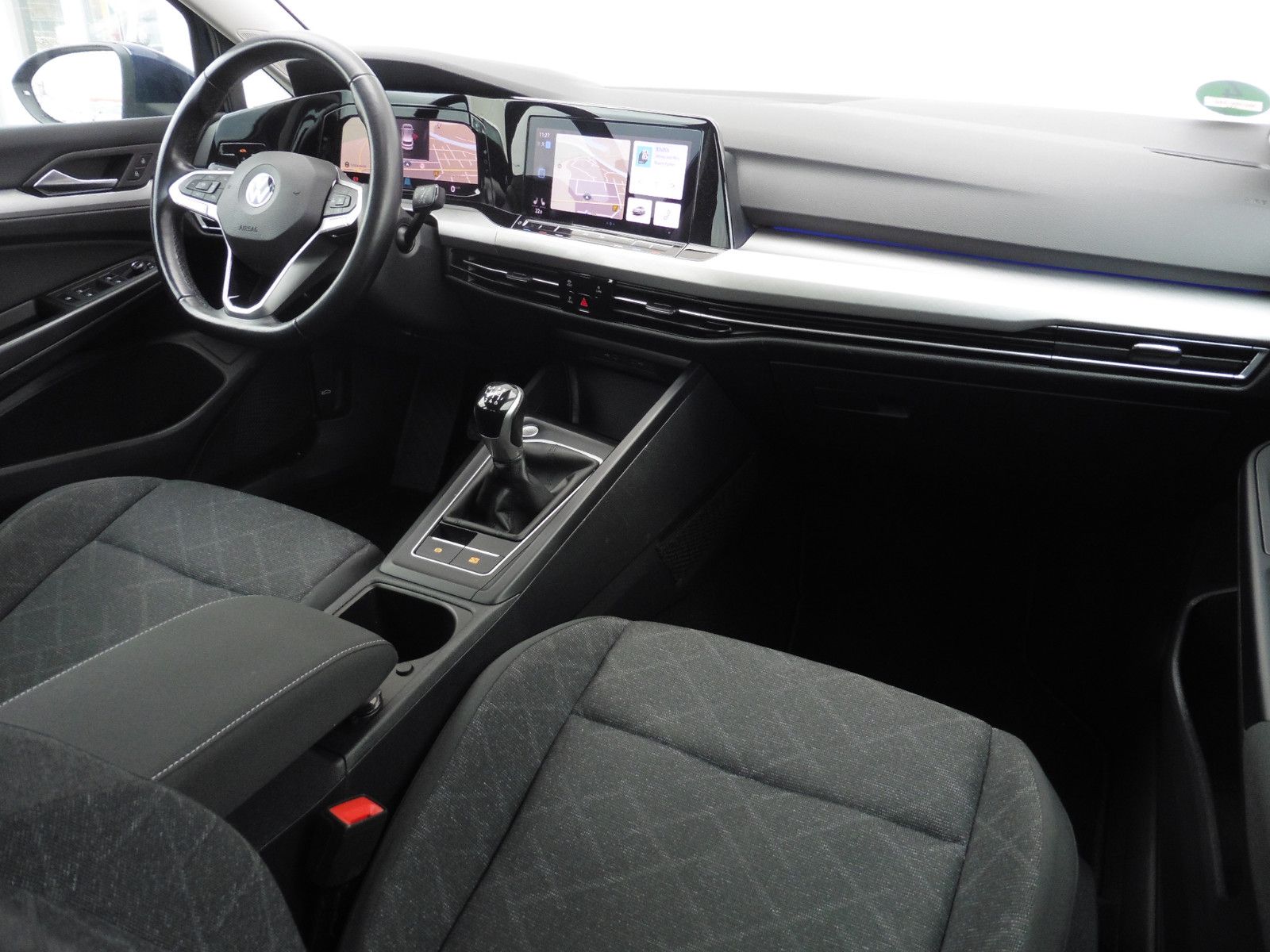 Volkswagen Golf 2.0 TDI LIFE - Samsaru's Car Outlet