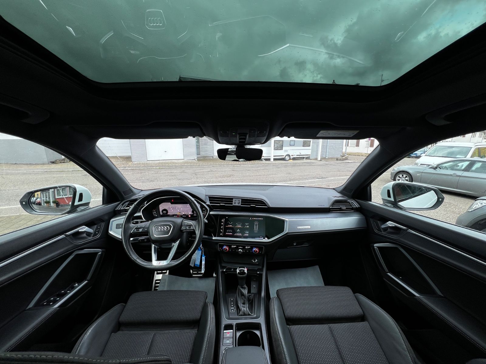 Audi Q3 45 TFSI quattro S line - Samsaru's Car Outlet