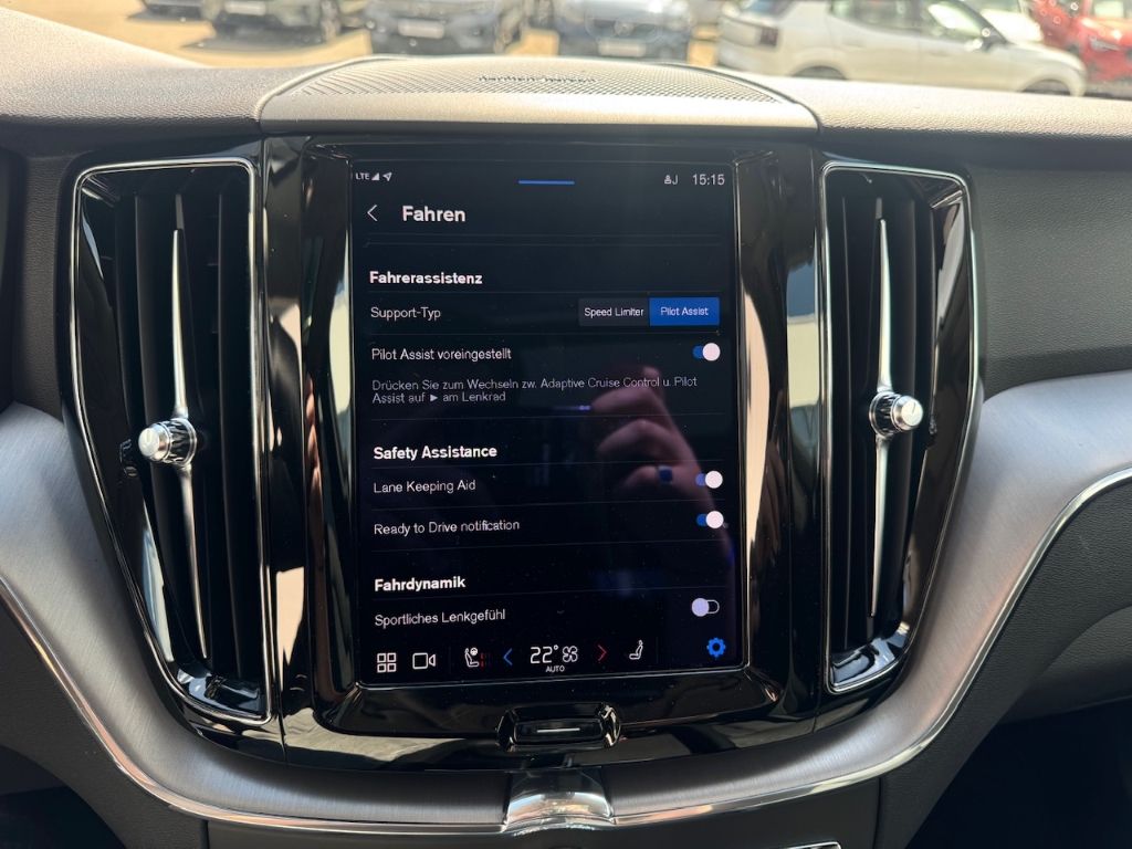 Volvo XC60 Momentum Pro B4 Diesel - Samsaru's Car Outlet