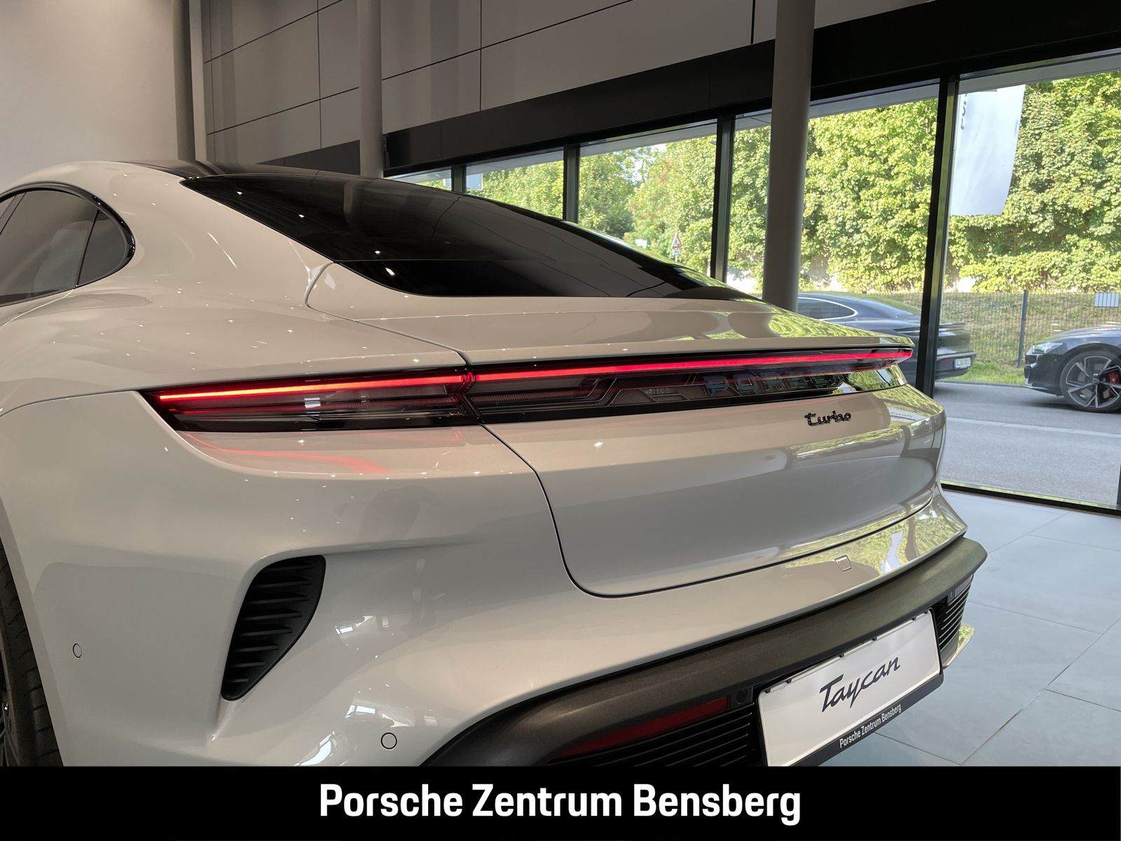 Porsche Taycan Turbo