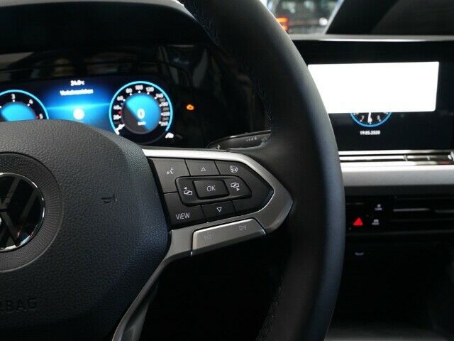 Volkswagen Golf VIII Life 2.0 TDi - Samsaru's Car Outlet