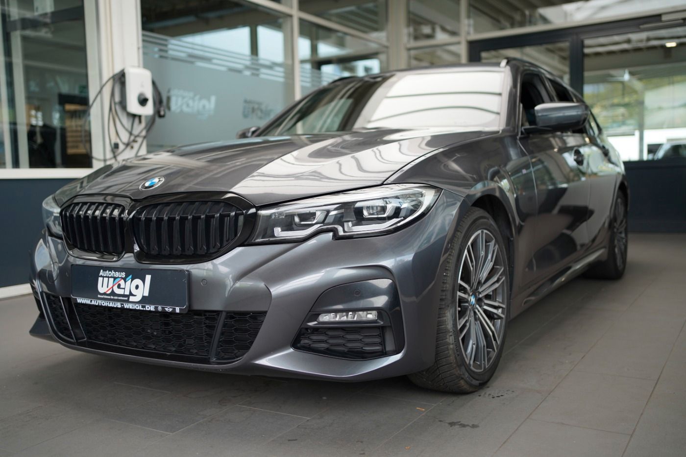 BMW 320d xDrive M-Sport - Samsaru's Car Outlet