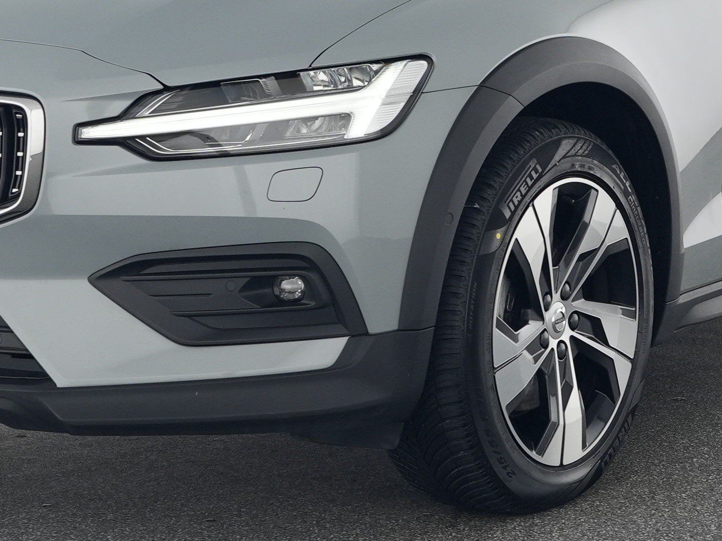 Volvo V60 CC B4 AWD Ultimate SONDERFINANZIERUNG 1,99%