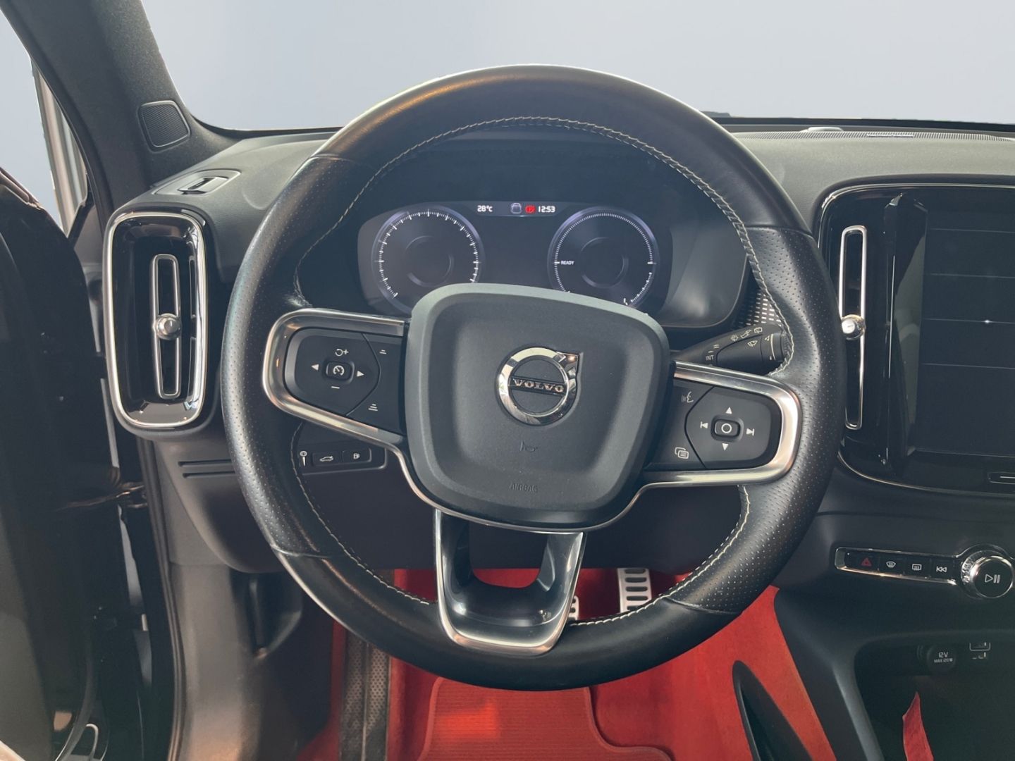 Volvo XC40 T5 Recharge R-Design - Samsaru's Car Outlet