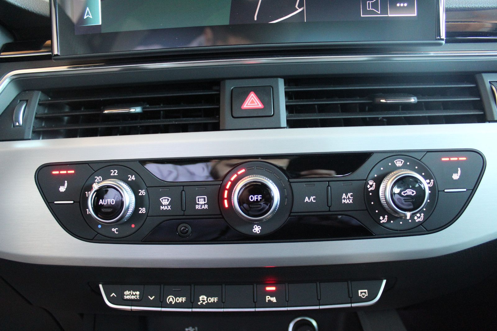 Audi A4 Avant 40 TDI quattro S line - Samsaru's Car Outlet